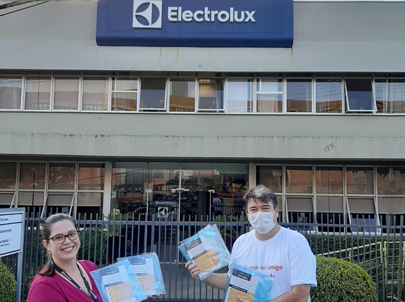 Máscaras e eletrodomésticos são doados pela Electrolux ao Hospital de Clínicas