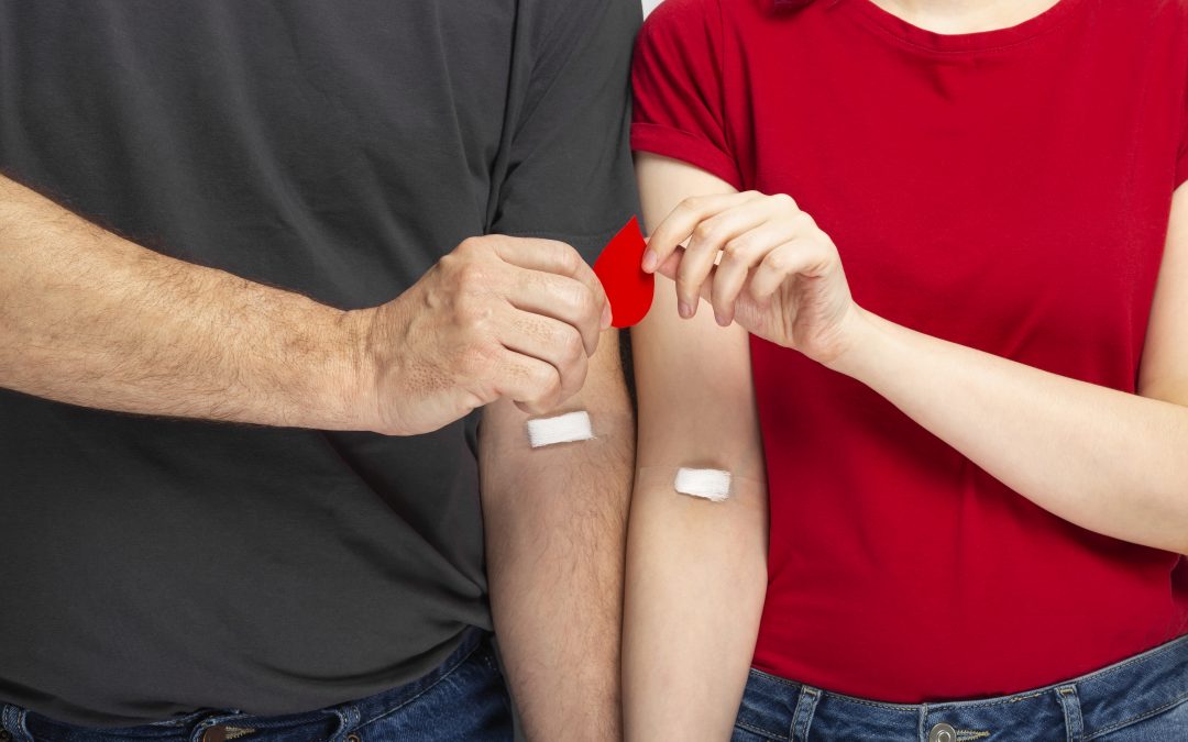 Ato de doar sangue ganha apoio com campanha Junho Vermelho