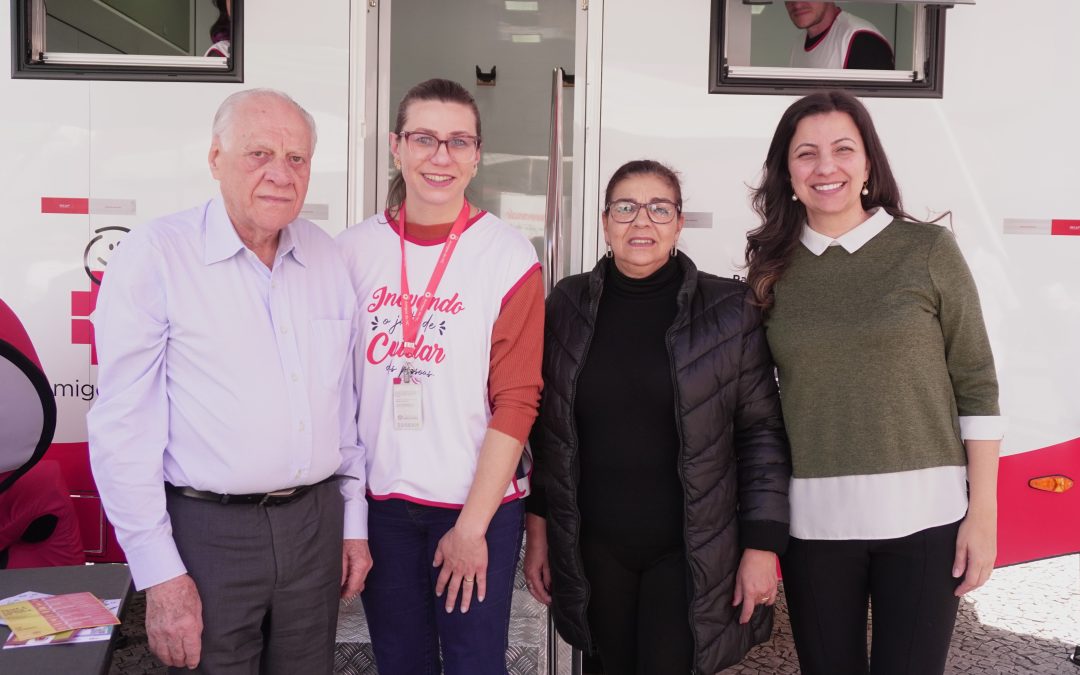 Circuito de Saúde nos Bairros leva atendimentos gratuitos à Praça Rui Barbosa e marca lançamento de unidade móvel dos Amigos do HC